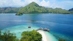Pulau Kelor: Surga Tersembunyi dengan Pesona Alam dan Spot Instagram yang Menakjubkan