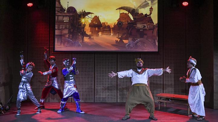 Teater Koma ‘Mencari Semar’: Ilusi Kekuasaan di Tengah Tantangan Zaman