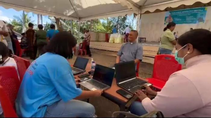 Imamat Perak Pater Maximus Manu SVD: Kasih Melalui Layanan Kesehatan Gratis